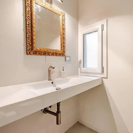 Modern 8 Min Da Piazza Maggiore Apartment